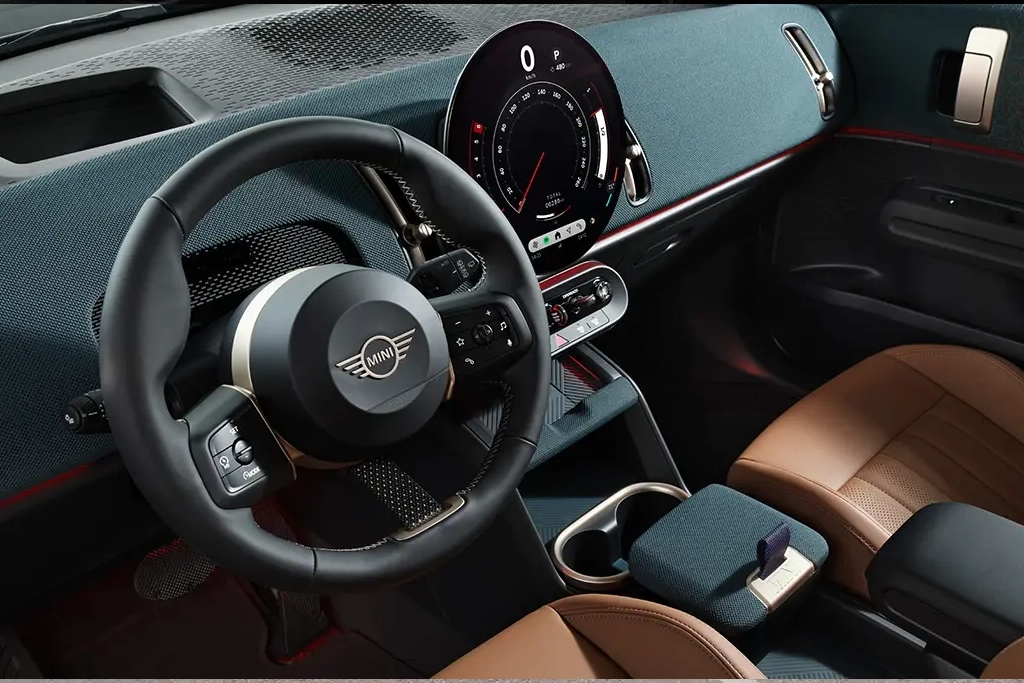 Intérieur raffiné du MINI Countryman Hybride rechargeable avec écran central
